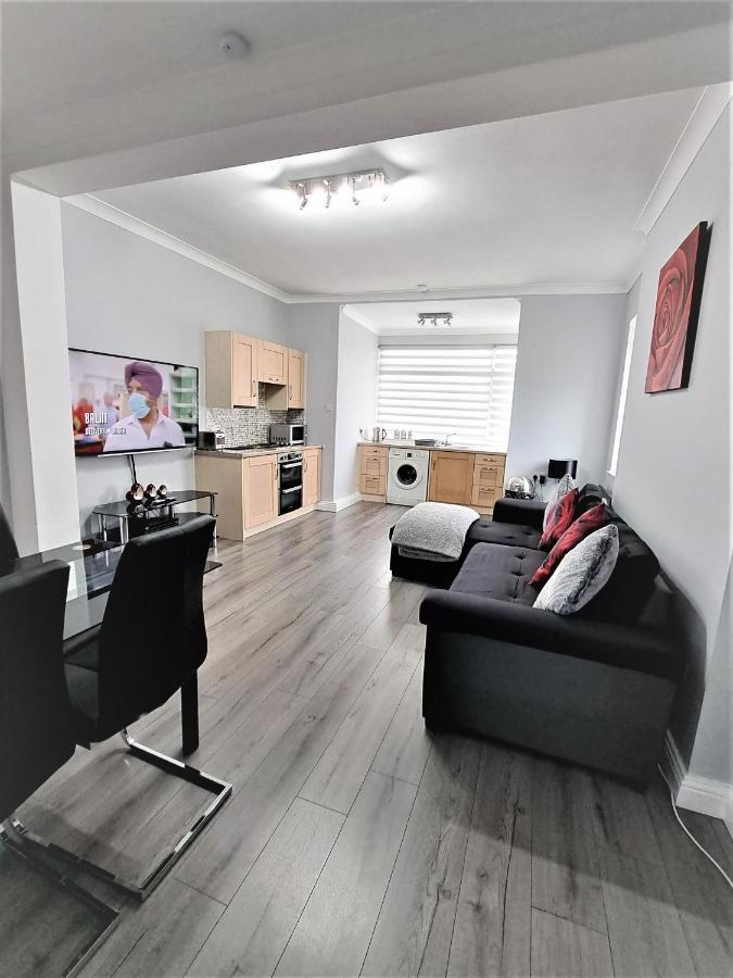Large Flat Quite Location Modern And Well Equipped Apartment Swanage Bagian luar foto